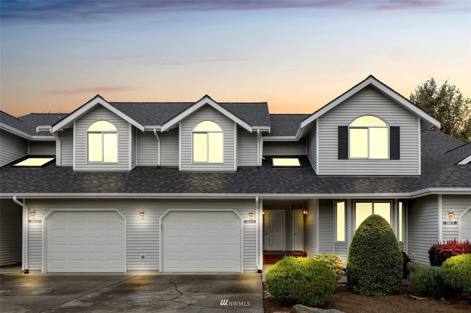 Property Photo:  2201 James Circle C  WA 98264 