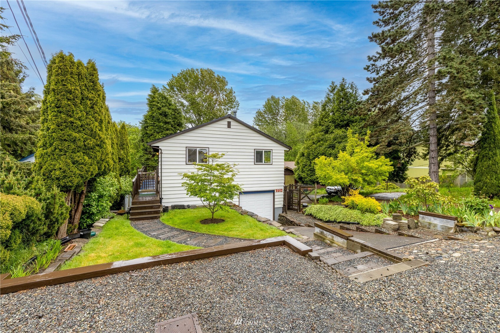 Property Photo:  5642 21st Avenue SW  WA 98106 