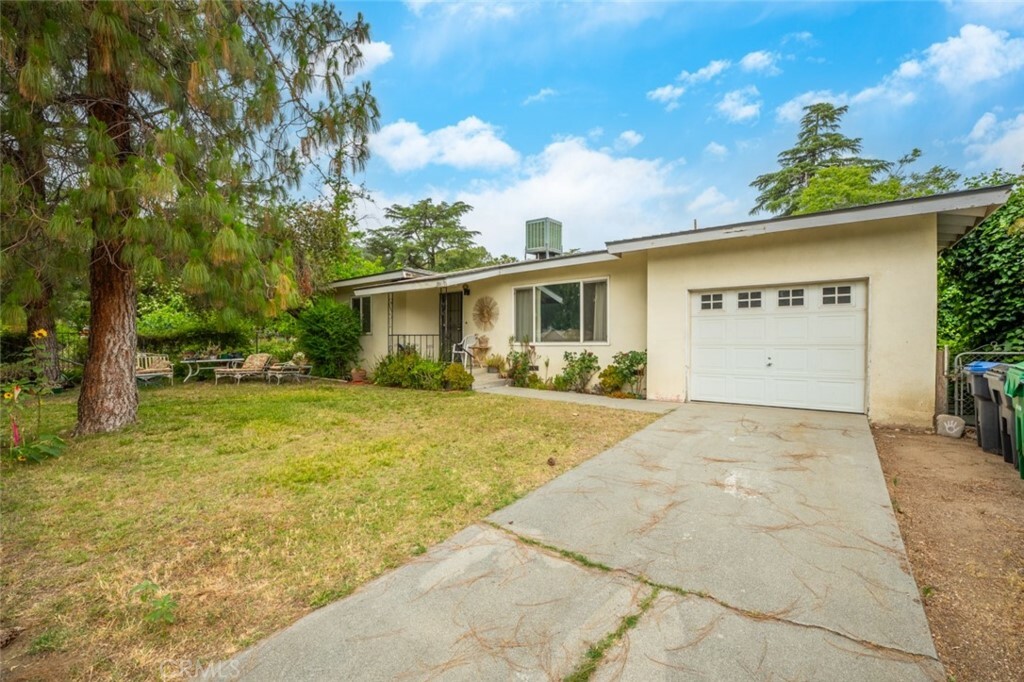 Property Photo:  351 W Wilson Street  CA 92220 