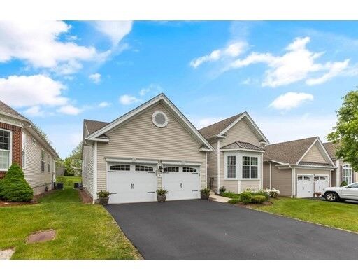 Property Photo:  6 Emmons Way 6  MA 01844 