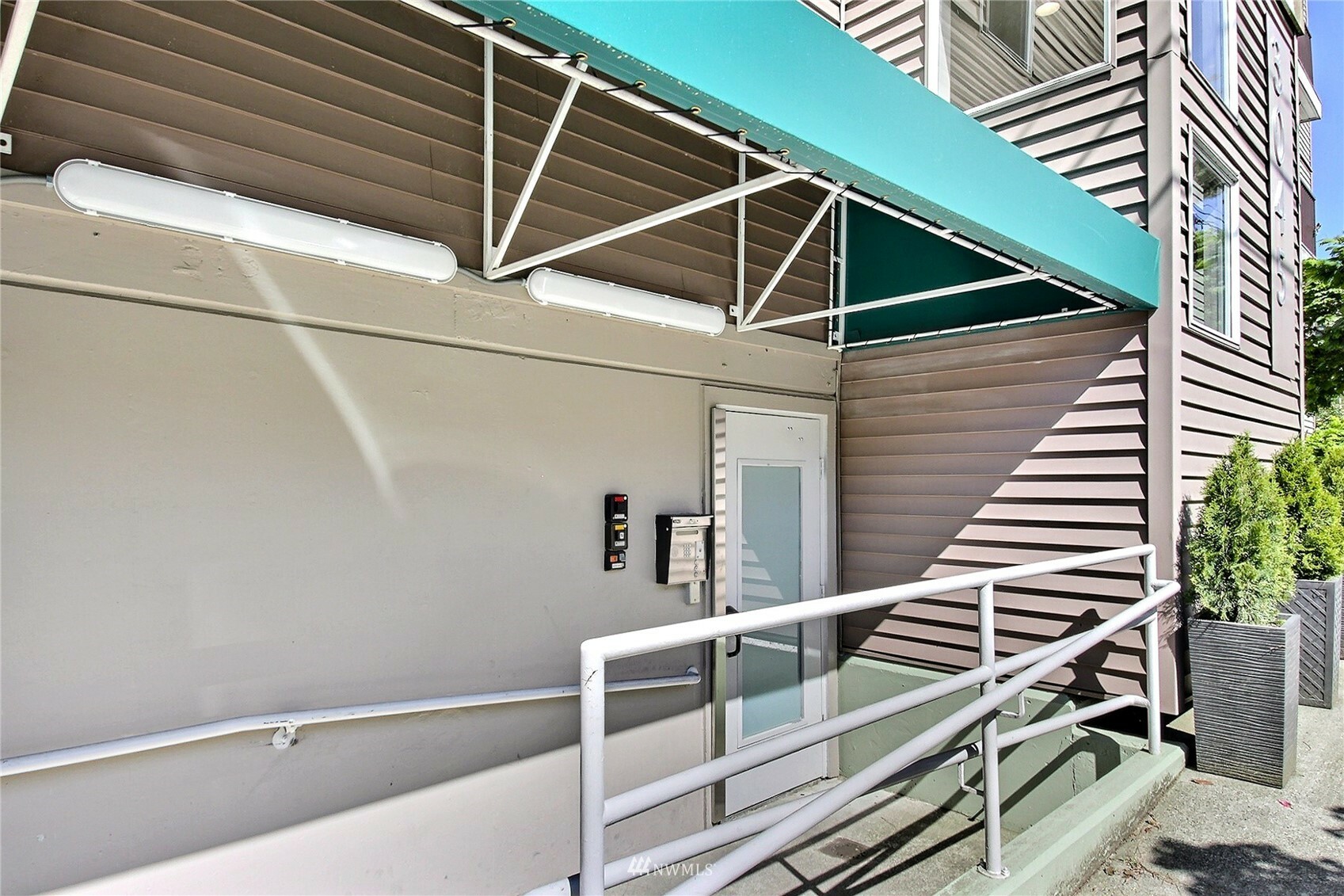 Property Photo: 3045 20th Avenue W 205 WA 98199