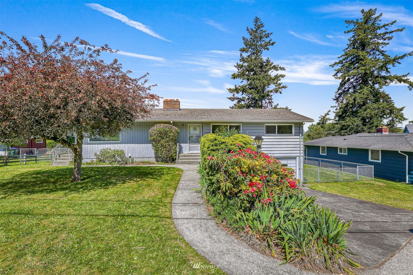 Property Photo:  91 Hawthorn Road  WA 98225 