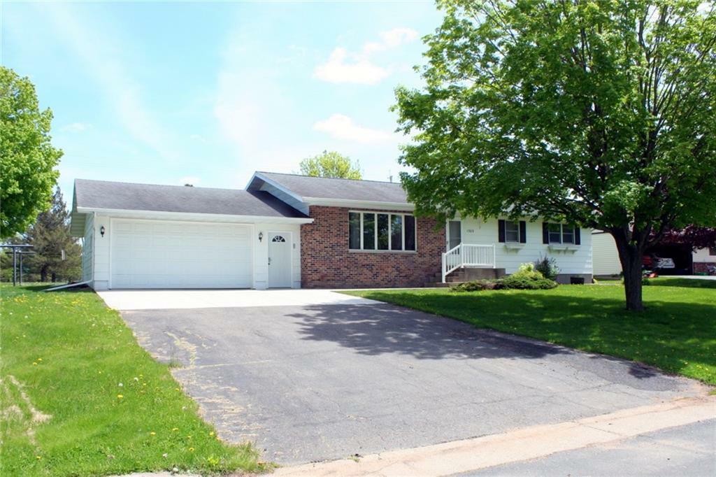 Property Photo:  1309 E Fairway Drive  WI 54848 