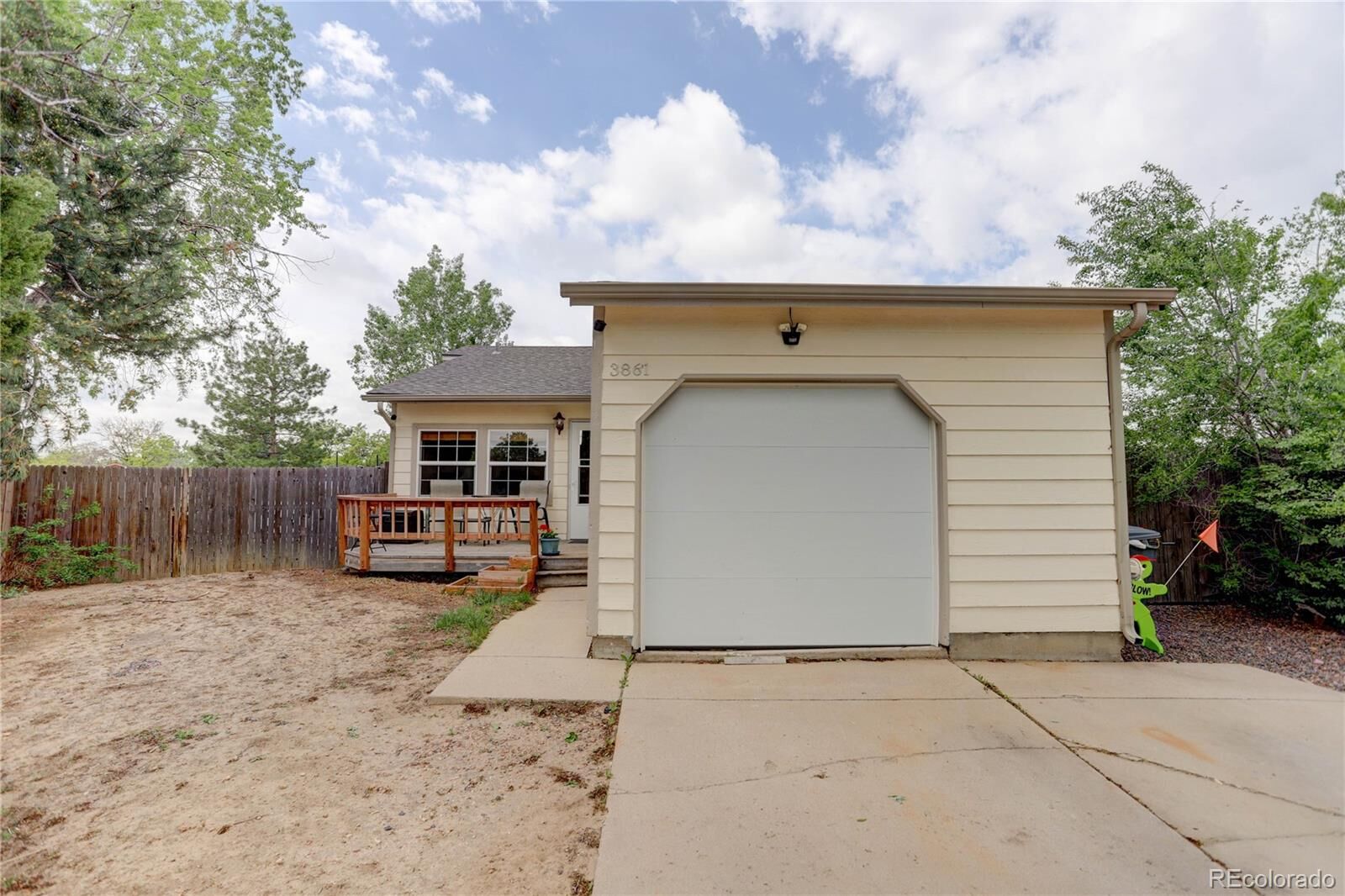 Property Photo: 3861 S Truckee Way CO 80013