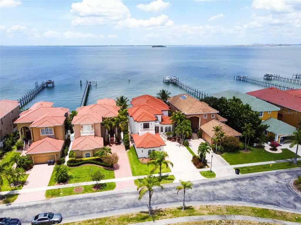 Property Photo: 6418 Bright Bay Court FL 33572