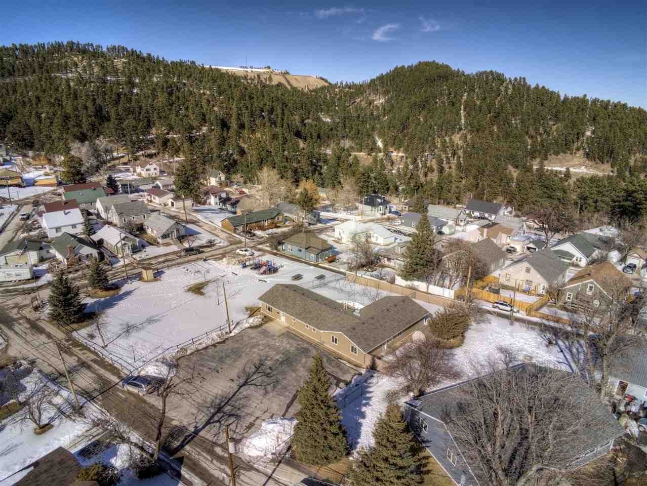 Property Photo: 206 Irwin Avenue SD 57754