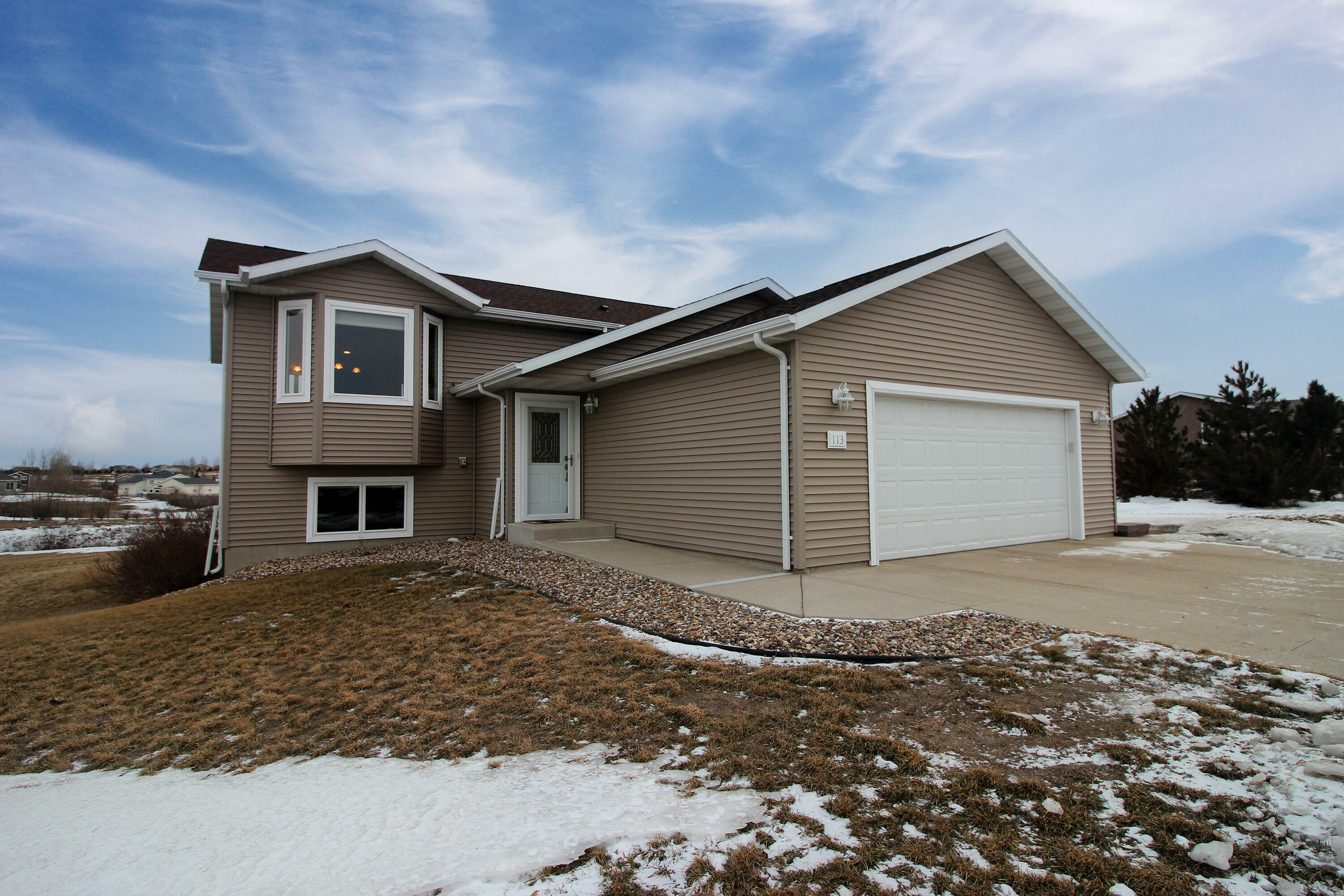 Property Photo:  113 90th Avenue NE  ND 58503 