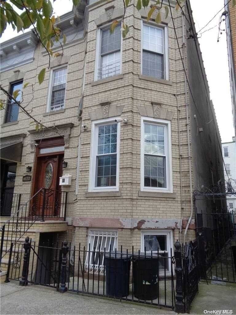 Property Photo:  61-22 Palmetto Street  NY 11385 