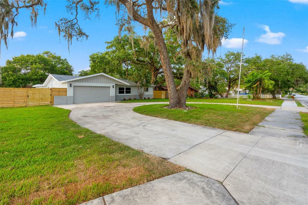 Property Photo:  9997 54th Avenue N  FL 33708 