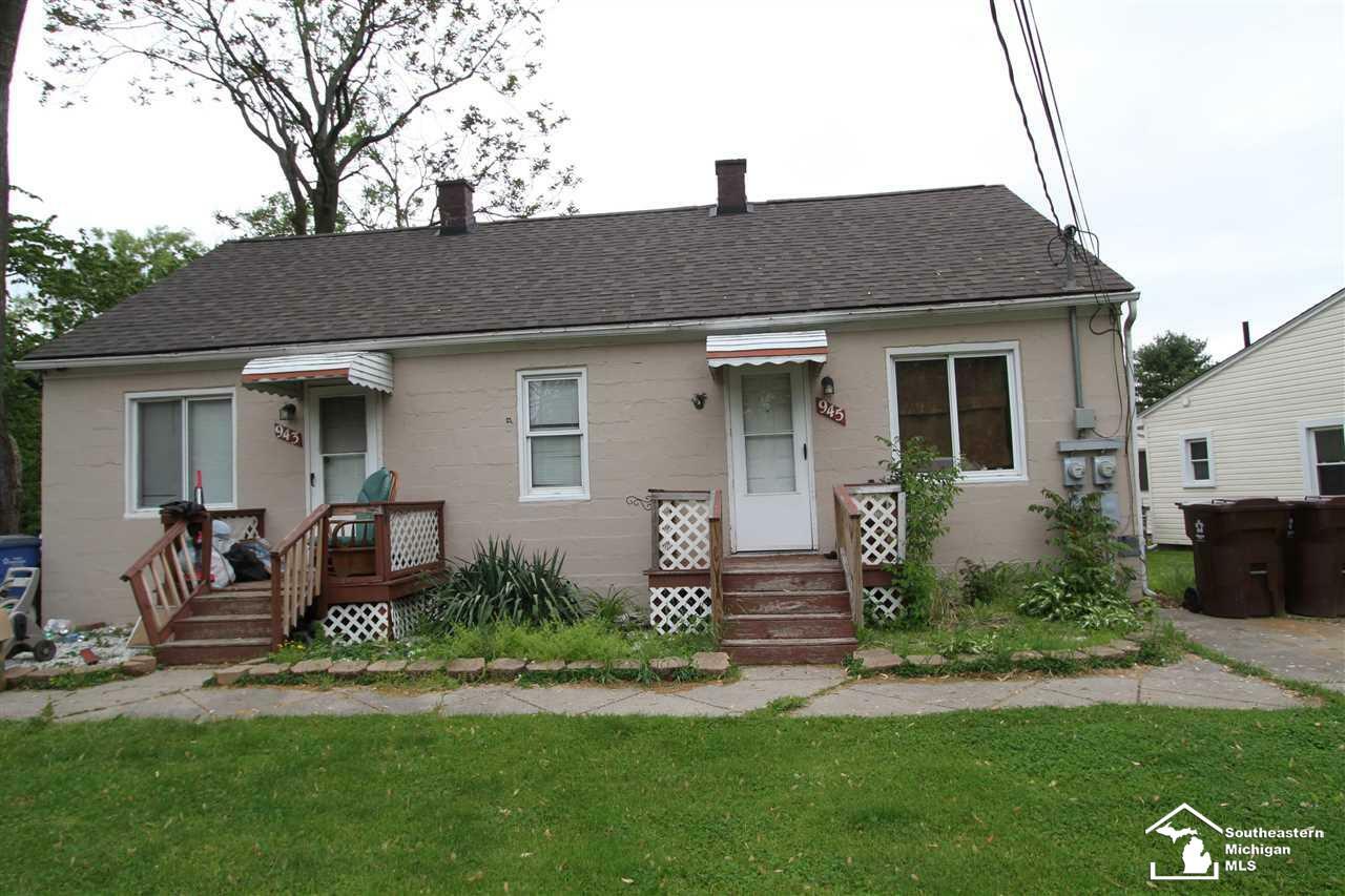 Property Photo:  943 -945 Cole  MI 48162 