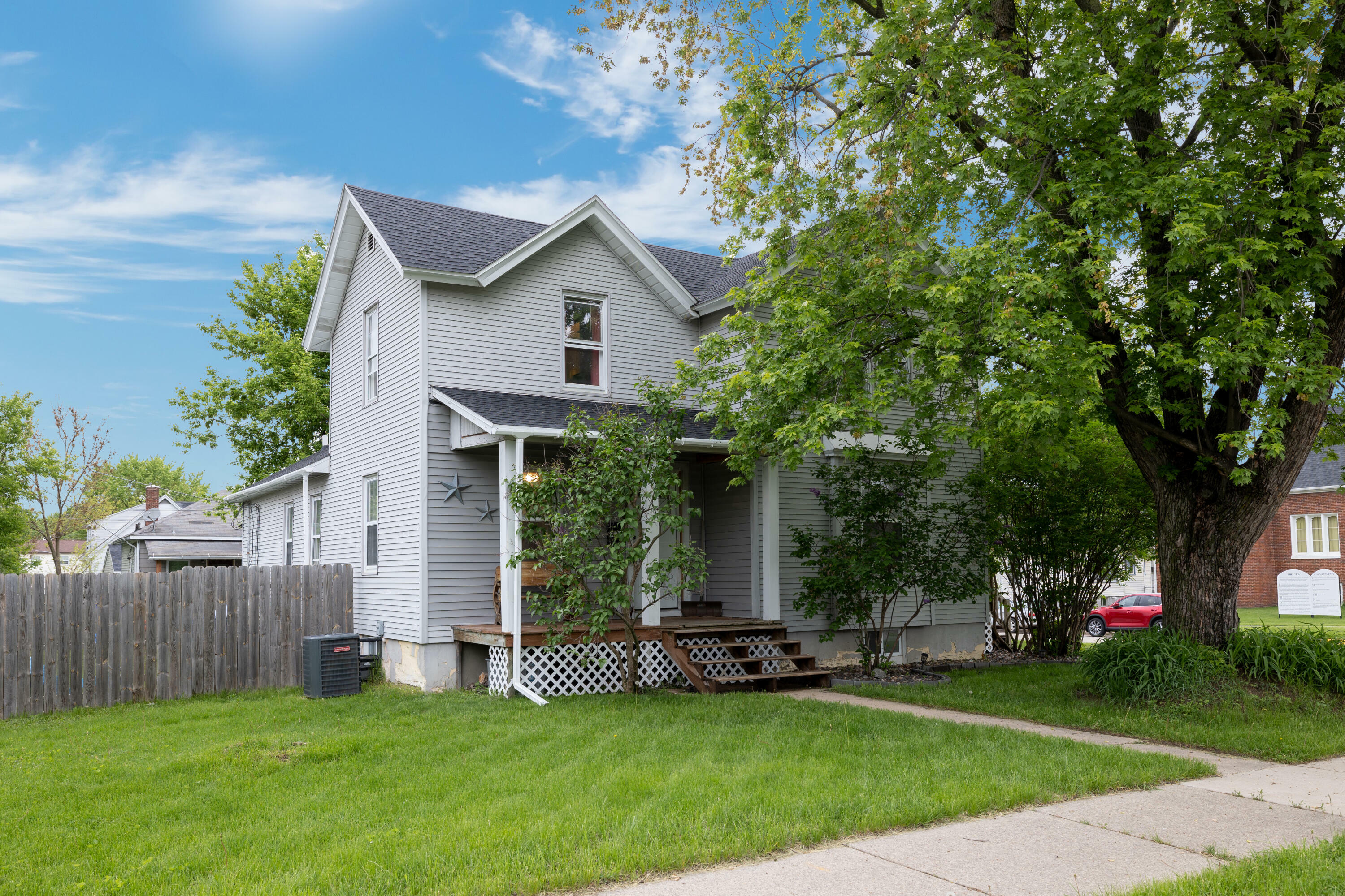 423 McLean Ave  Tomah WI 54660 photo