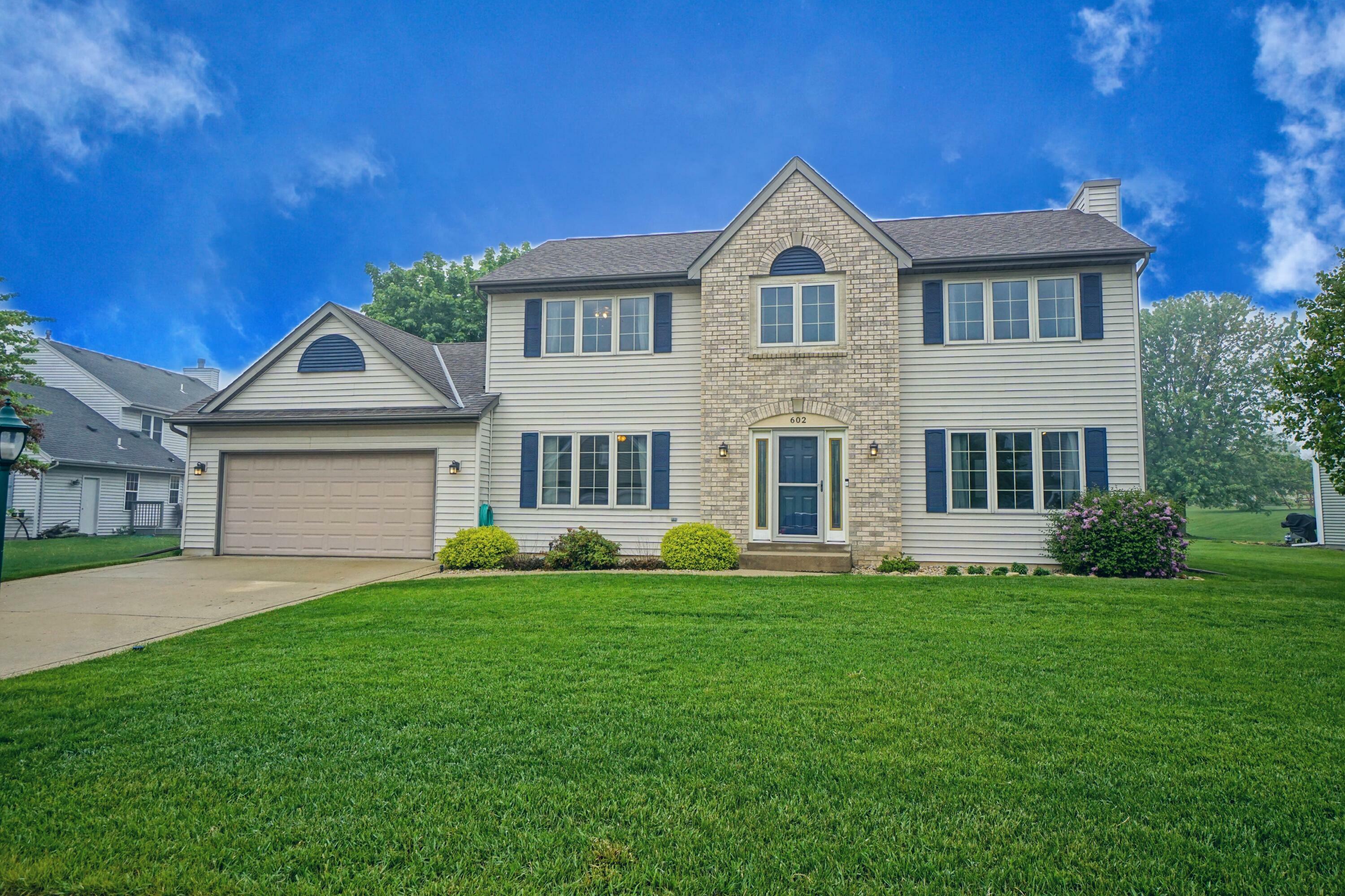 Property Photo:  602 Woodland Cir  WI 53185 