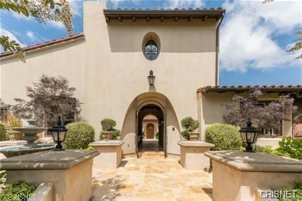 Property Photo: 4185 Prado De La Puma CA 91302