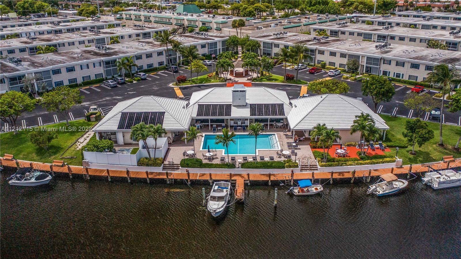 Property Photo: 180 N Cypress Club Dr 806 FL 33060