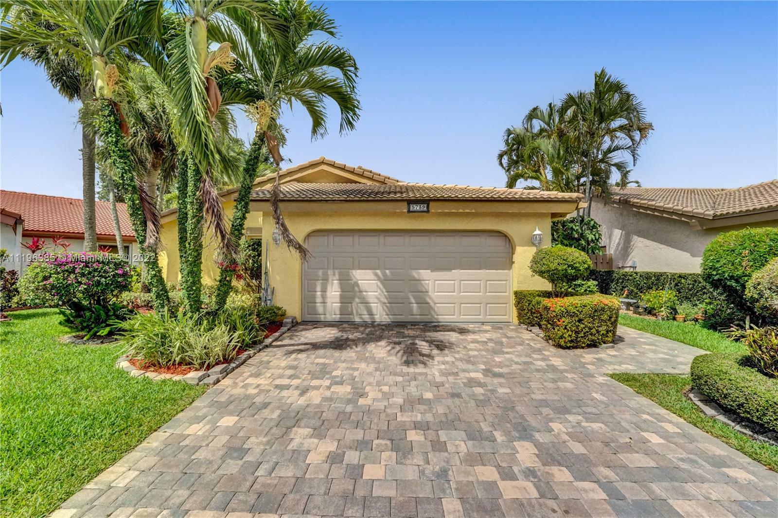 Property Photo:  5739 Lakeview Mews Cir  FL 33437 