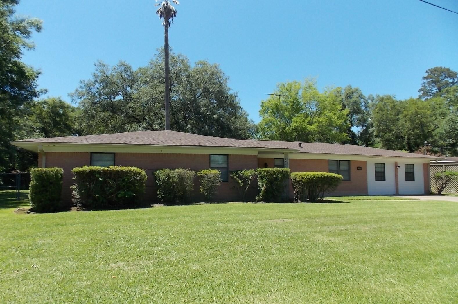Property Photo:  3704 Travis Dr.  TX 77703 