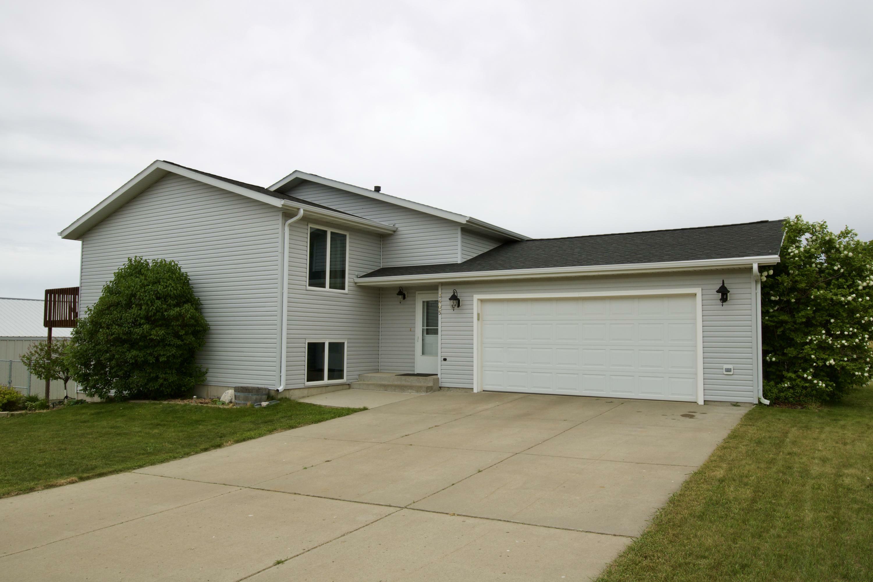 Property Photo:  3405 40th Street NW  ND 58554 