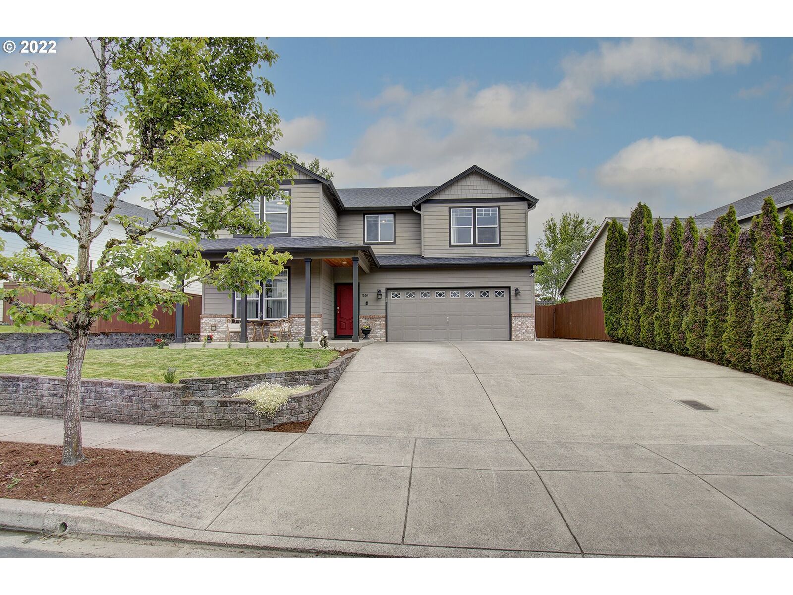 Property Photo: 1630 N Falcon Dr WA 98642