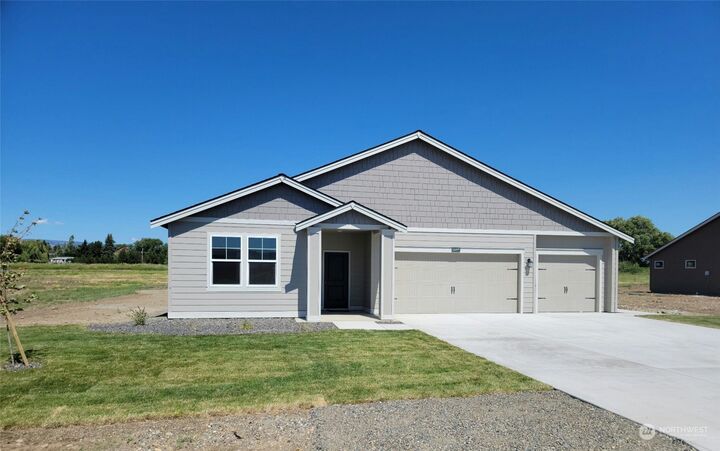 Property Photo:  2912 Roan Drive 3003  WA 98926 