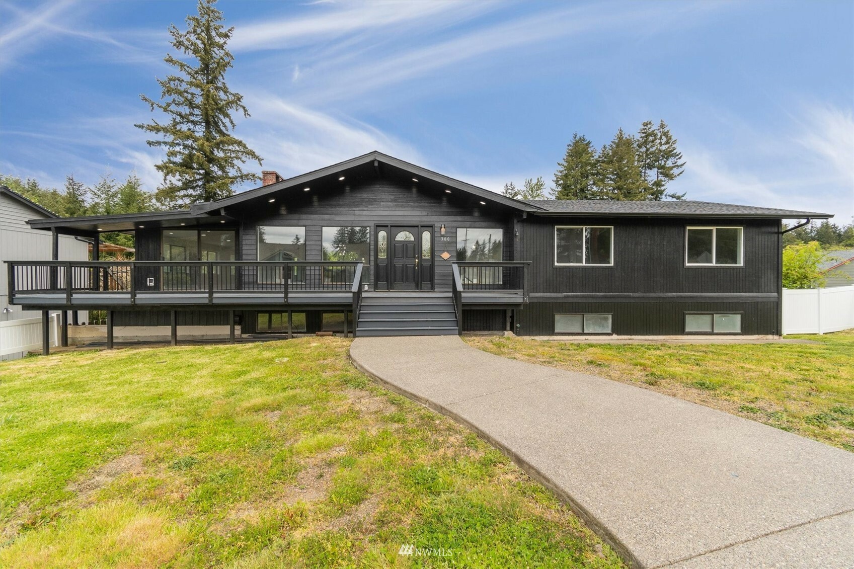 Property Photo:  300 Beacon Hill Drive  WA 98632 