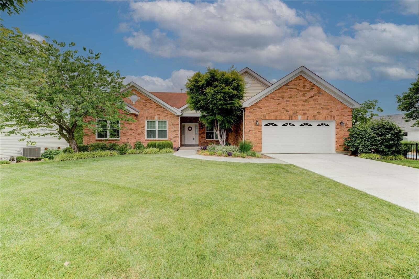 Property Photo:  460 Hamilton Meadows Drive  MO 63026 
