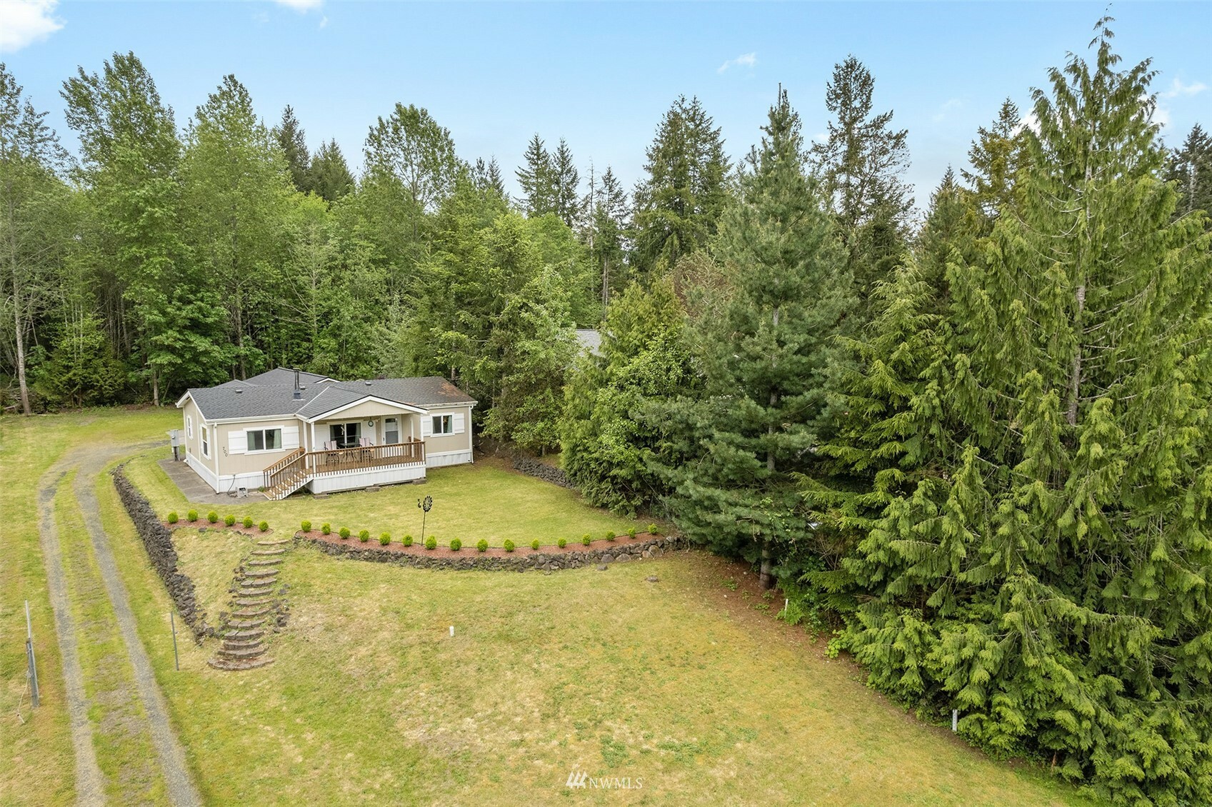 Property Photo:  700 E Trails End Drive  WA 98528 