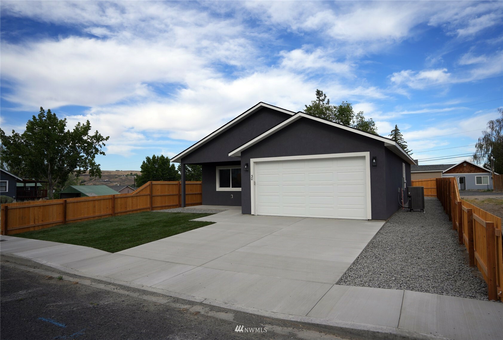 Property Photo:  30 S Fir  WA 98851 