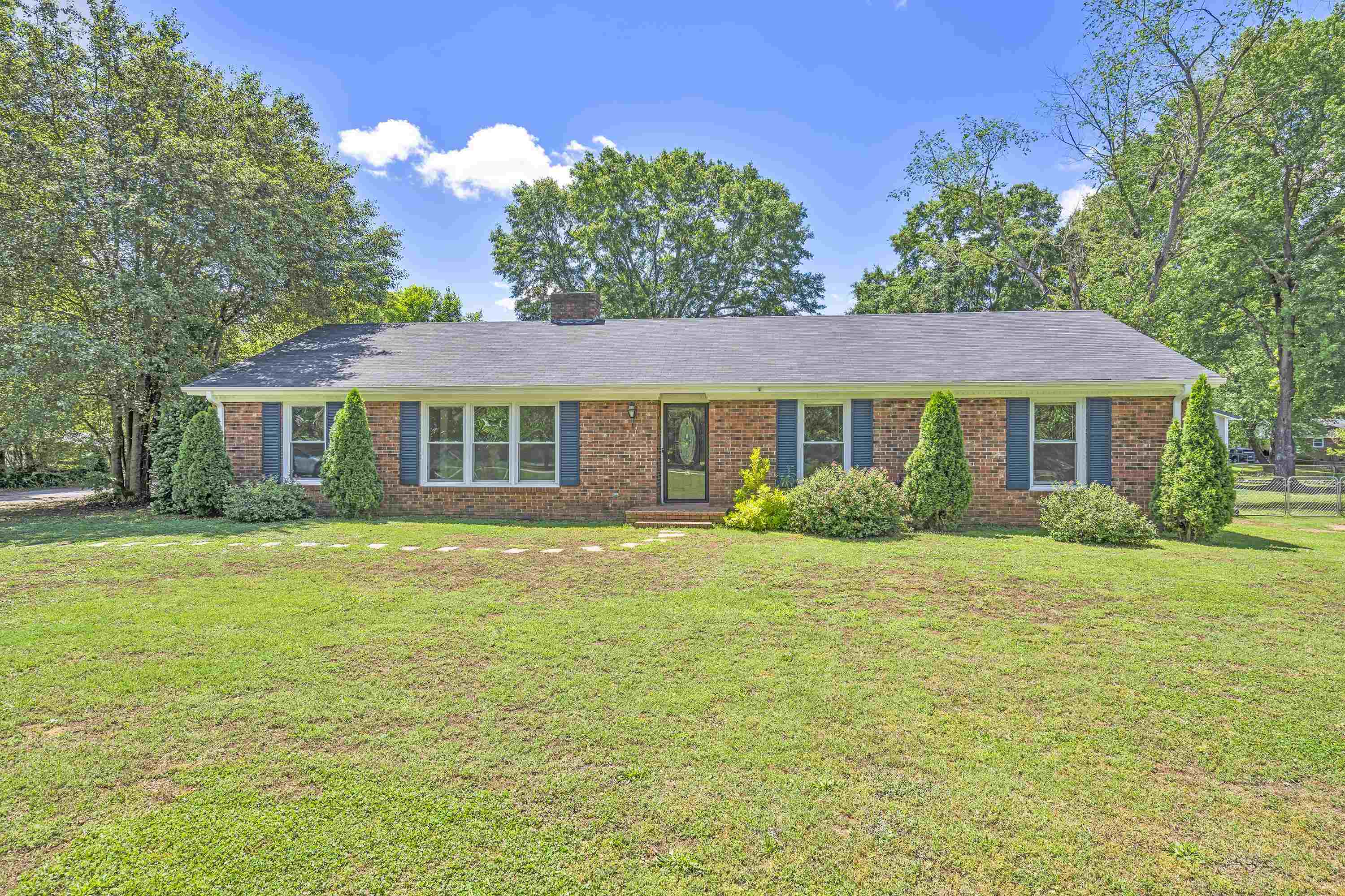 Property Photo:  128 Thunderbird Place  SC 29307 