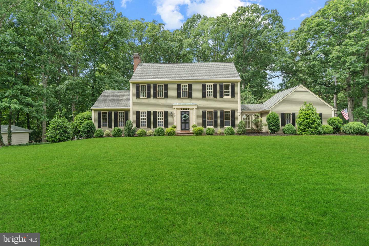 Property Photo:  208 Lake Shore Drive  VA 22405 