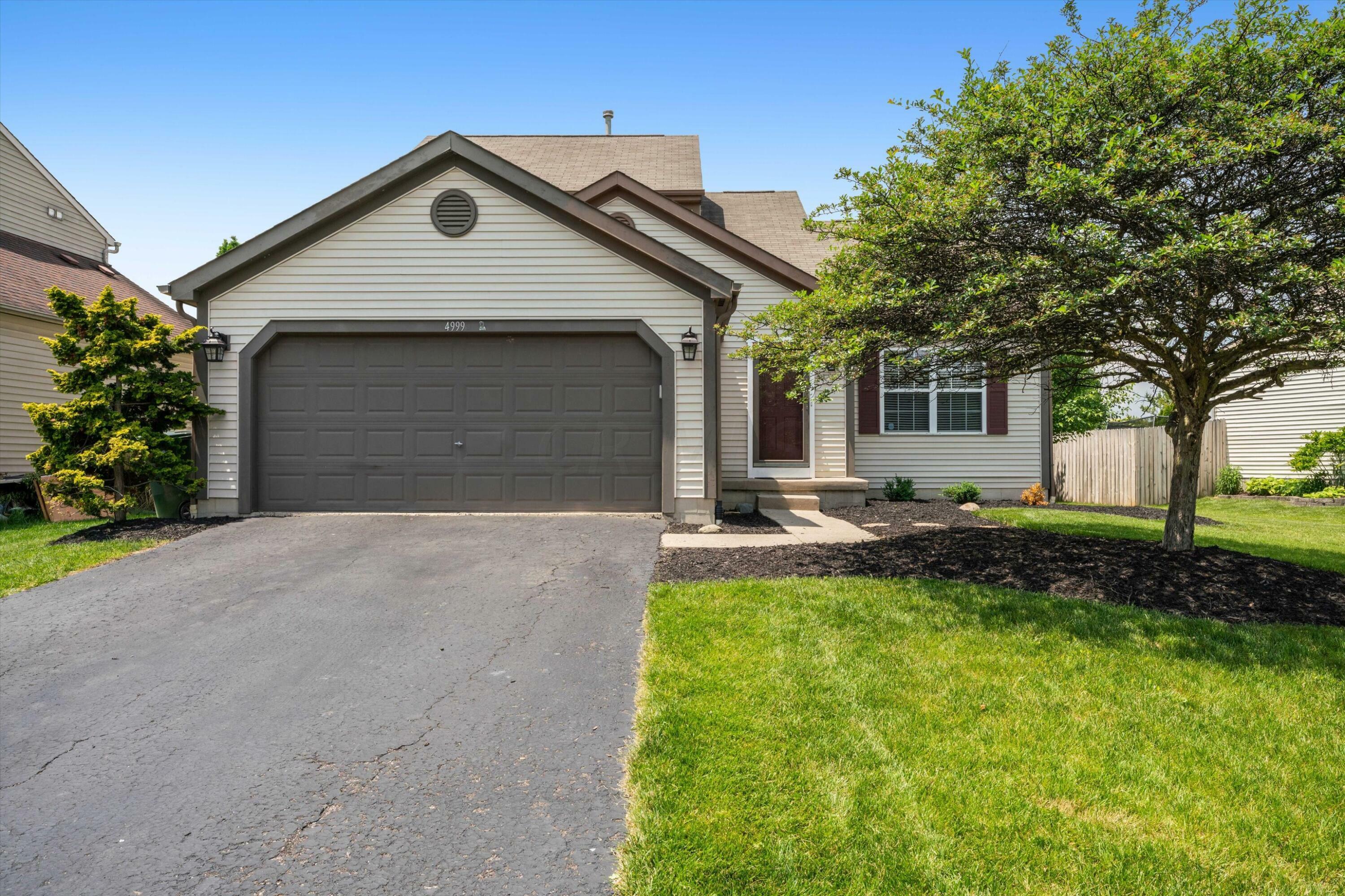 Property Photo:  4999 Hilliard Green Drive  OH 43026 