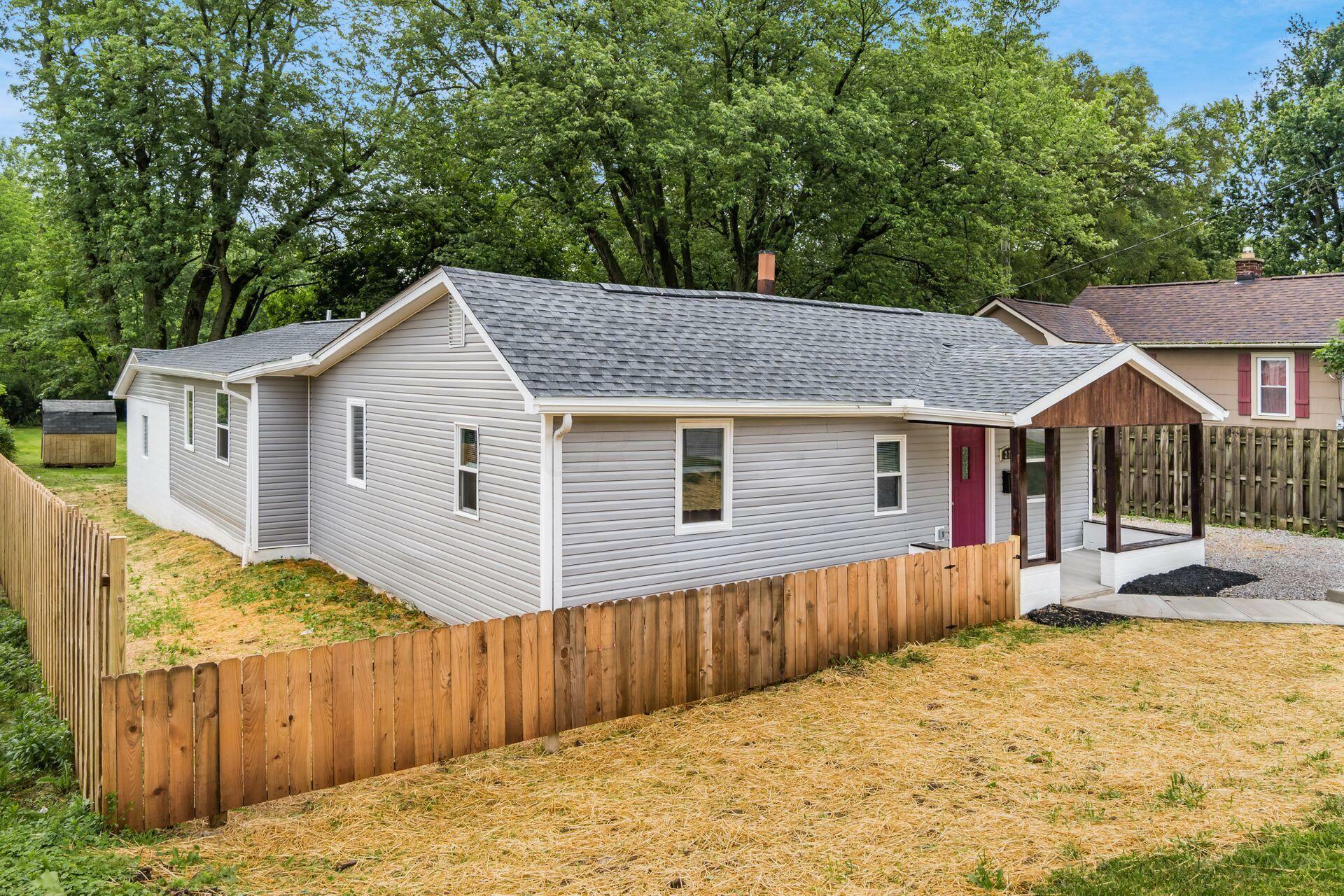 Property Photo: 276 Madison Street OH 43125