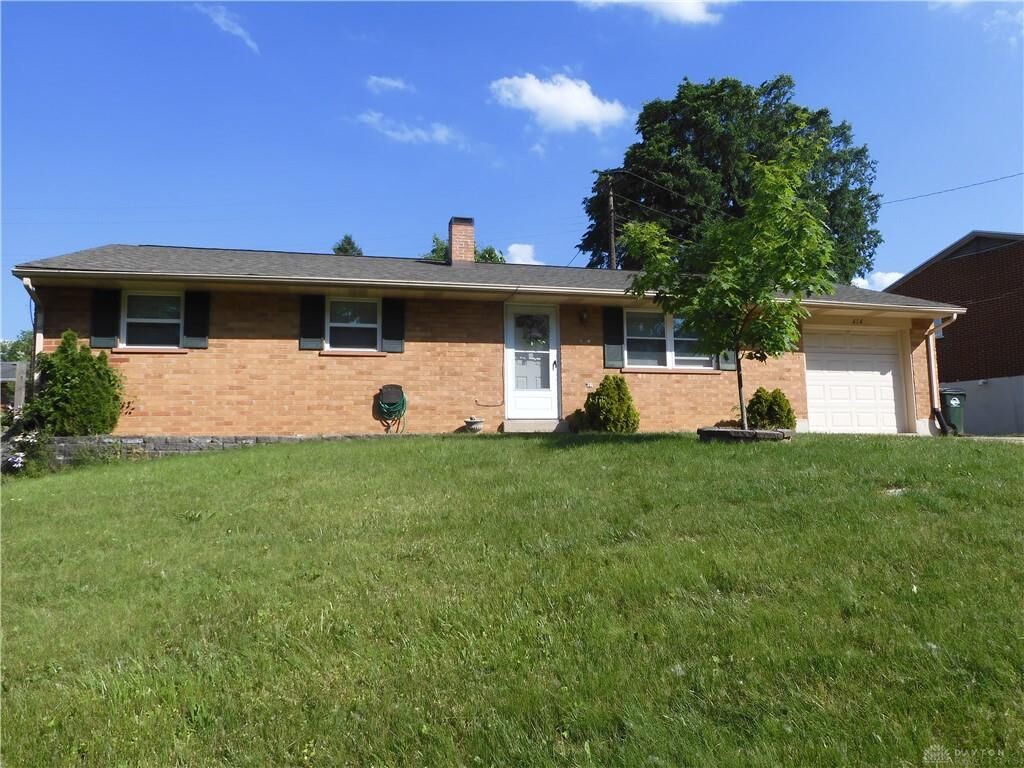 Property Photo: 614 Maple Hill Drive OH 45449