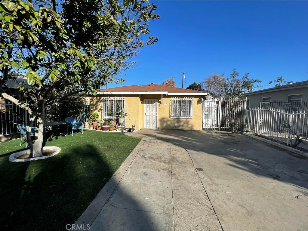 Property Photo:  917 S Hope Ave  CA 91761 