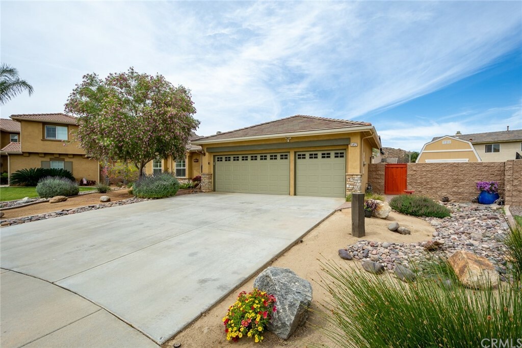 Property Photo:  5412 Circlestone Court  CA 92545 