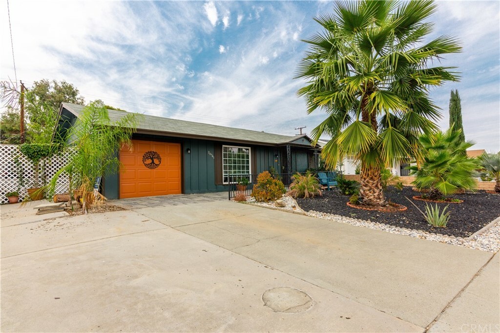 Property Photo:  28741 Thornhill Drive  CA 92586 