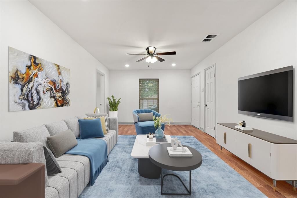 Property Photo: 314 De Haes Avenue TX 75224