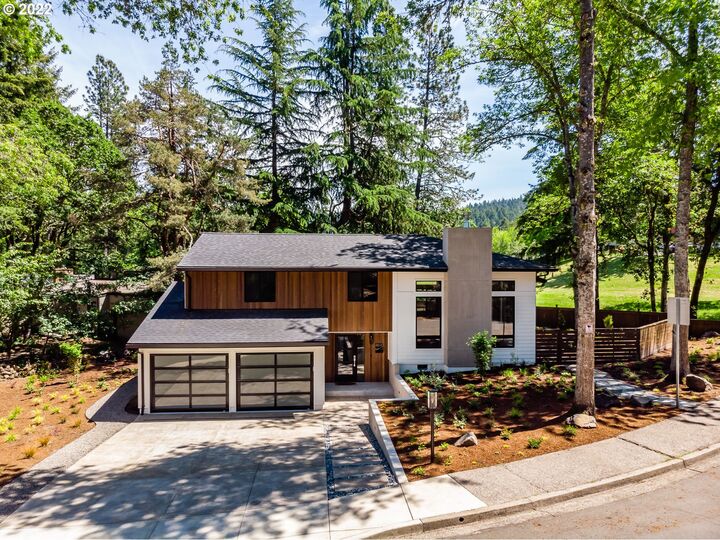 4890 Mahalo Dr  Eugene OR 97405 photo