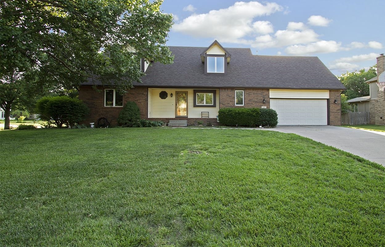 Property Photo: 437 S Timber Ridge Cir KS 67037