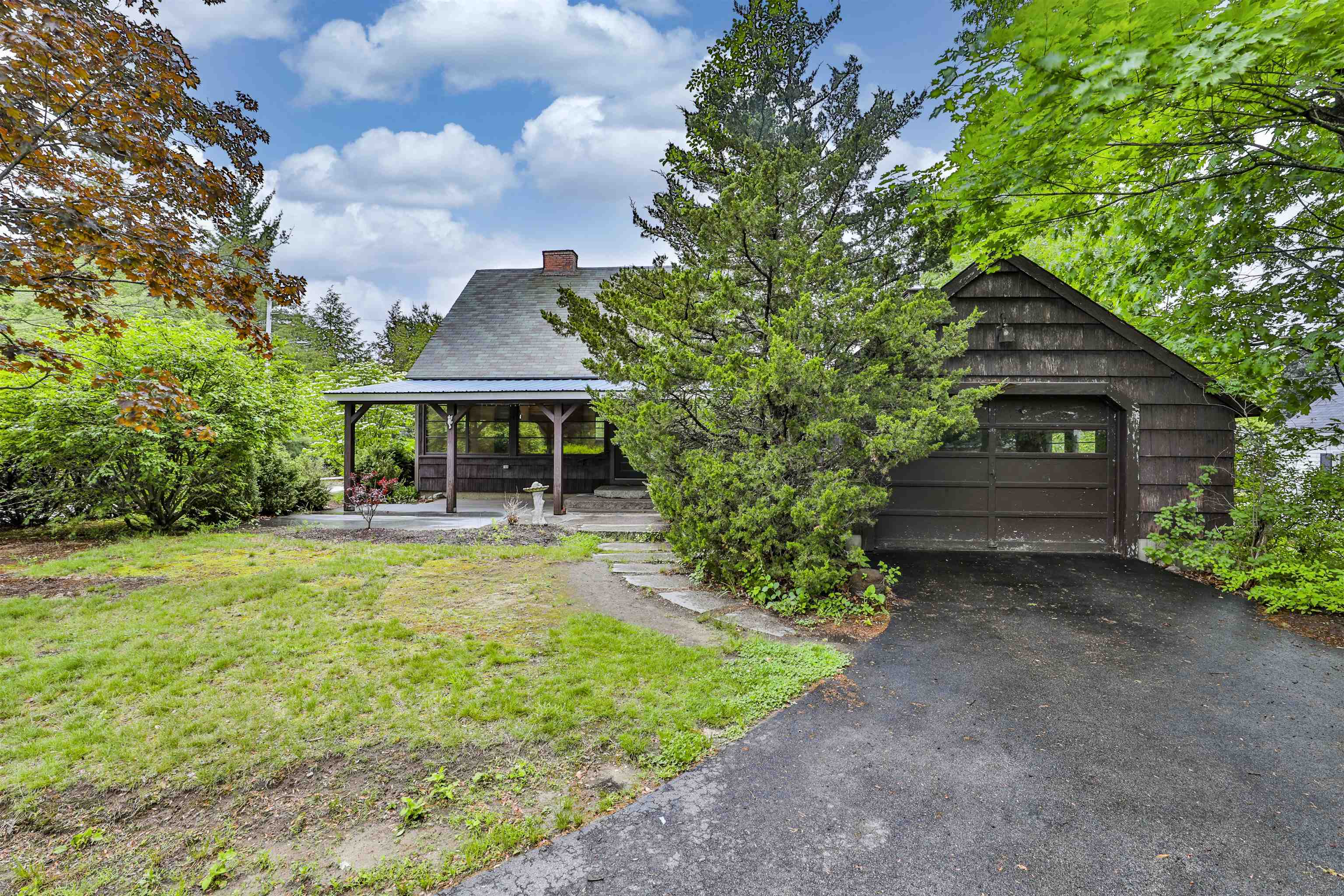 Property Photo: 89 Peak Street NH 03104