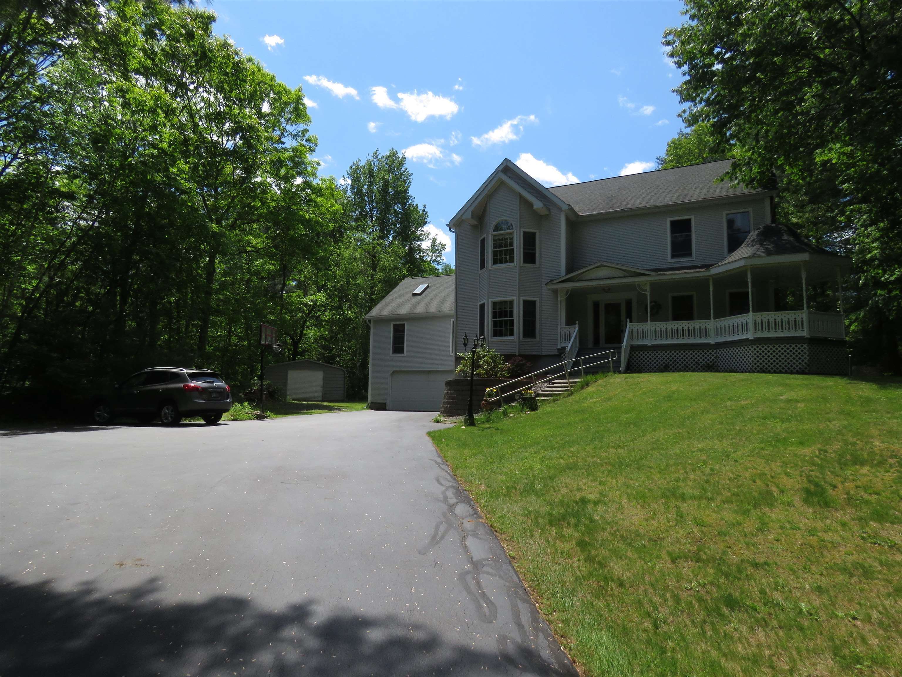 Property Photo:  5 Londonderry Lane  NH 03038 
