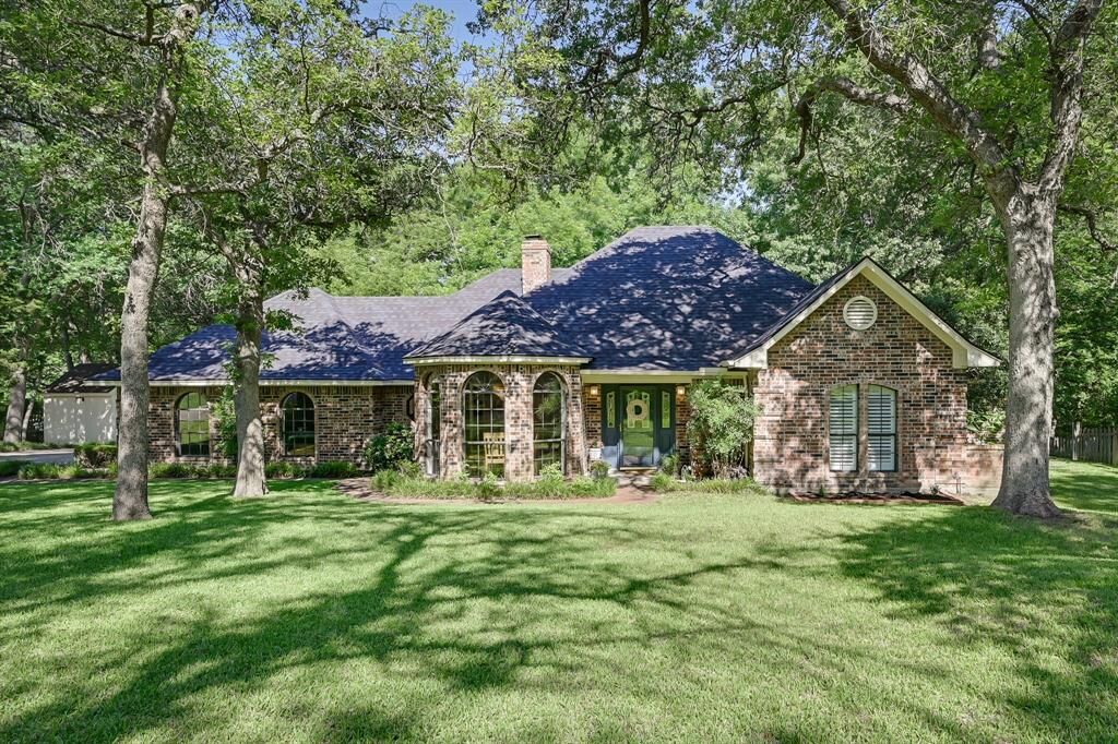 Property Photo: 109 Coates Trail TX 76087