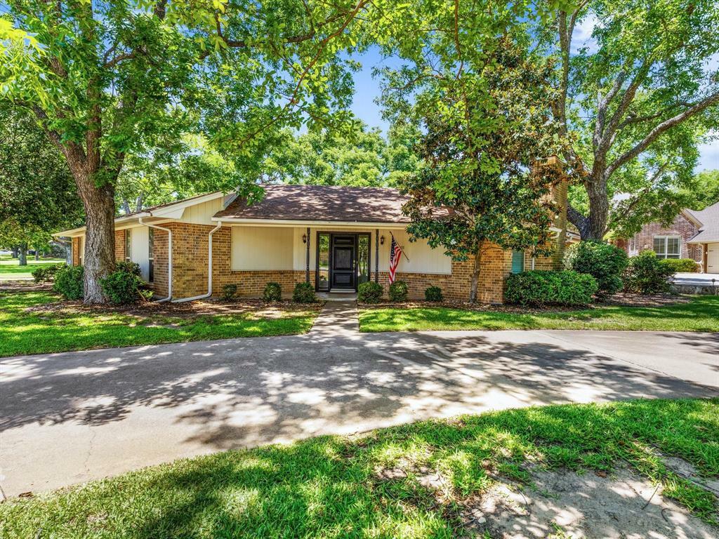 Property Photo:  6108 Westover Drive  TX 76049 