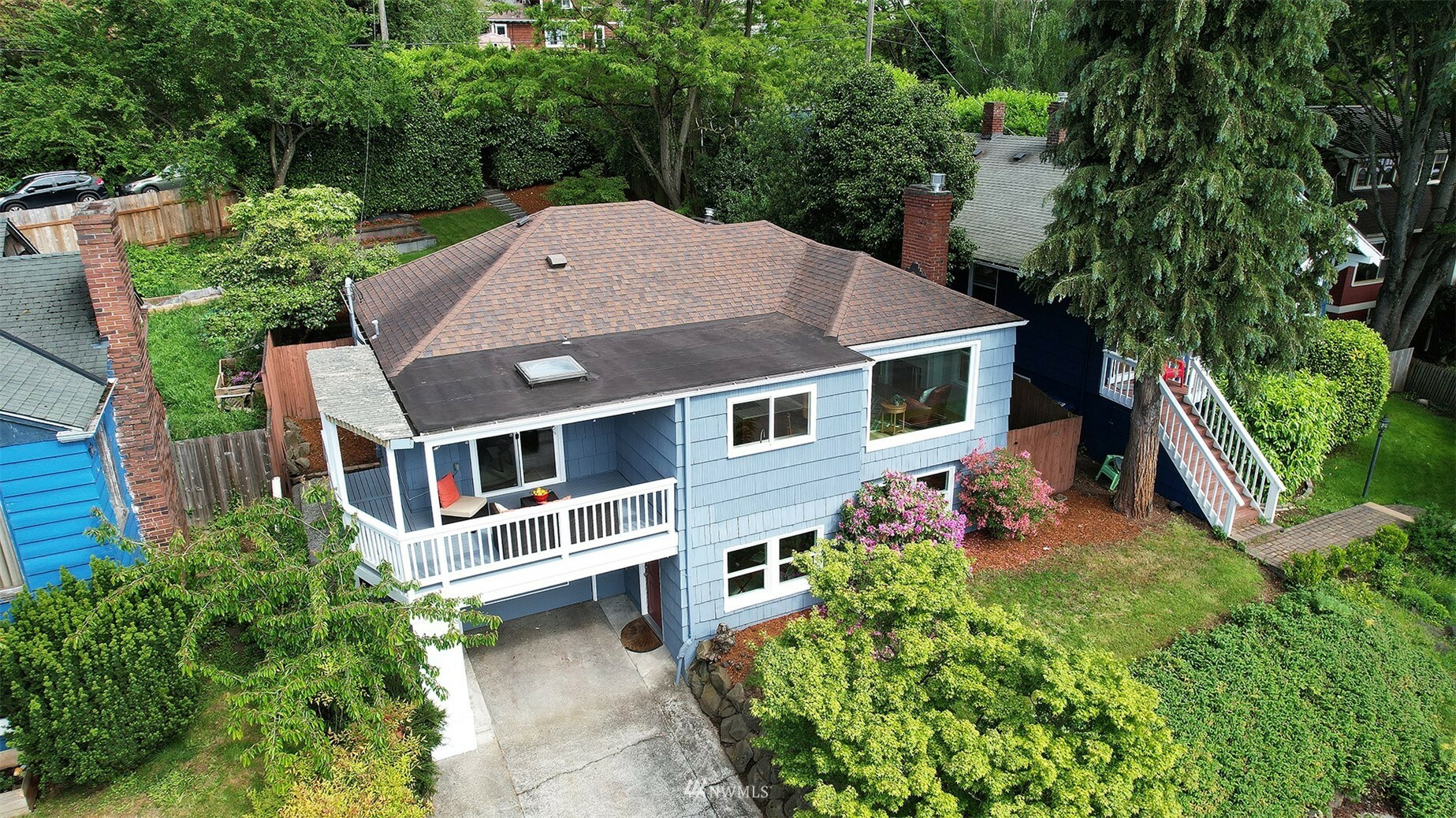 Property Photo:  4431 Glenn Way SW  WA 98116 