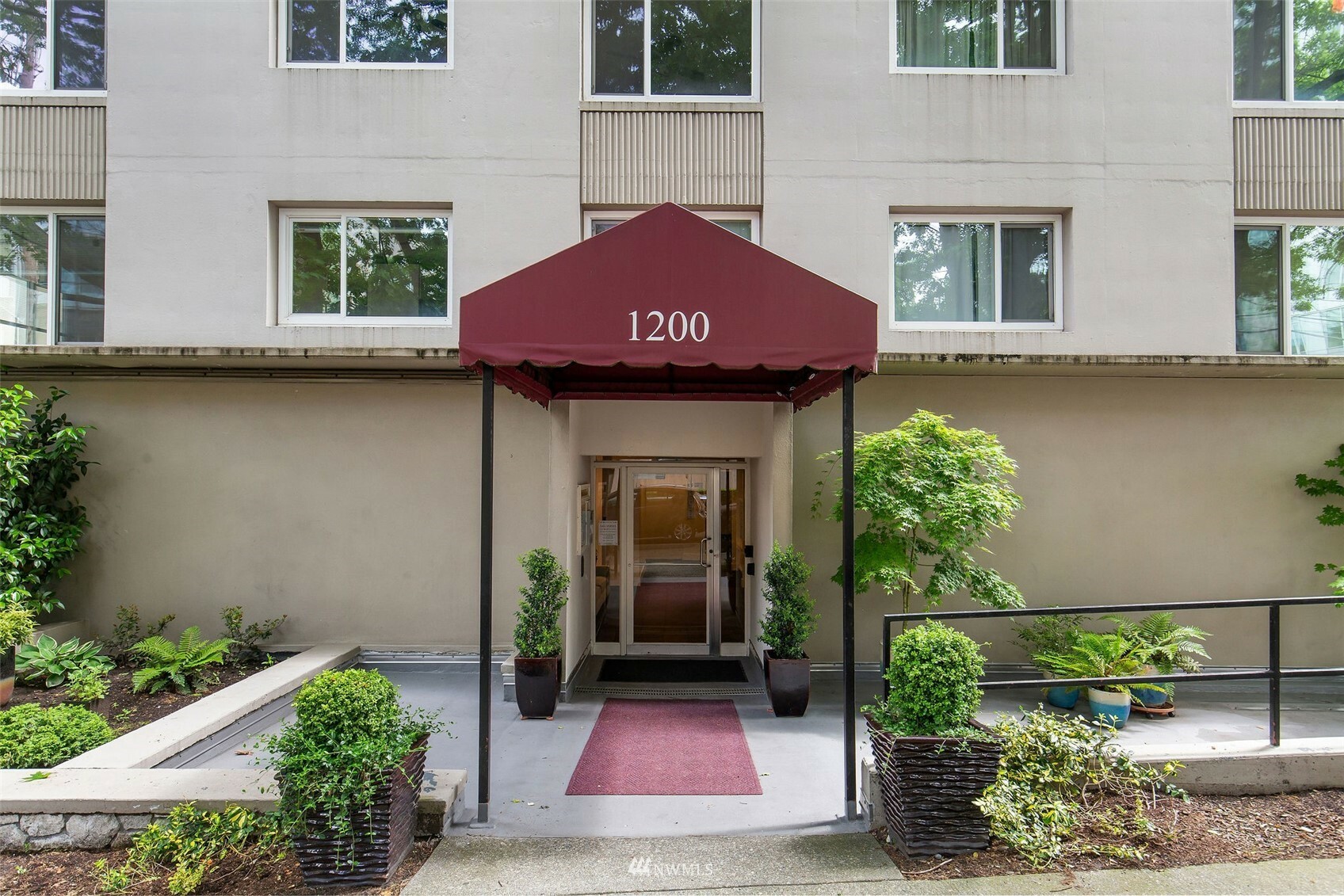 Property Photo:  1200 Boylston Avenue 600  WA 98101 