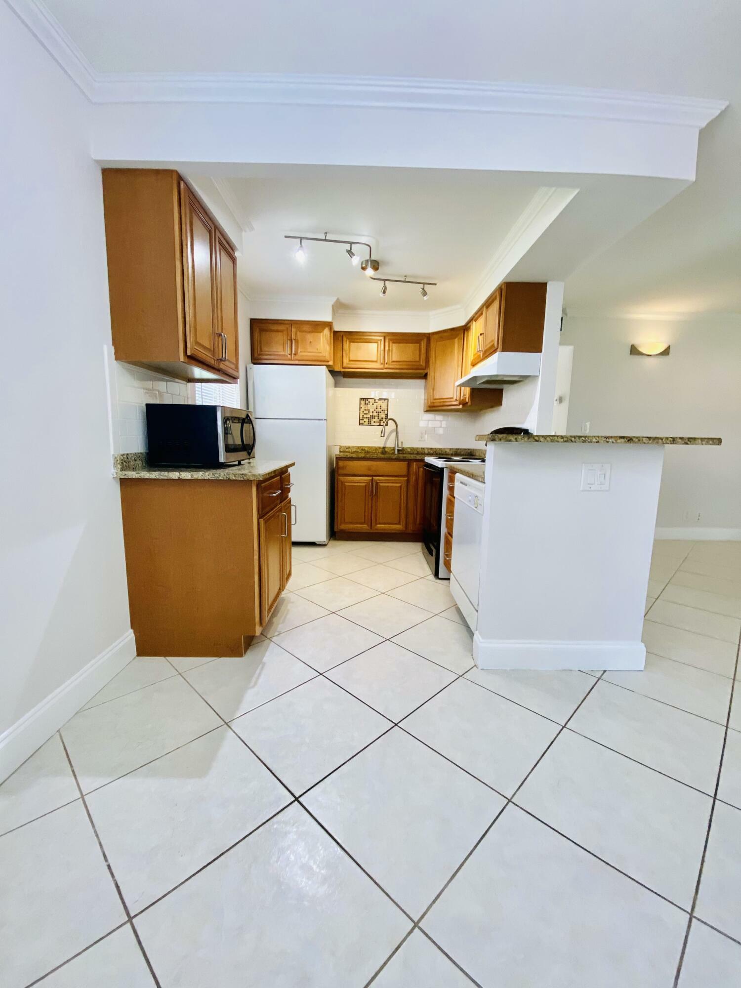 Property Photo:  581 Saxony M 581  FL 33446 