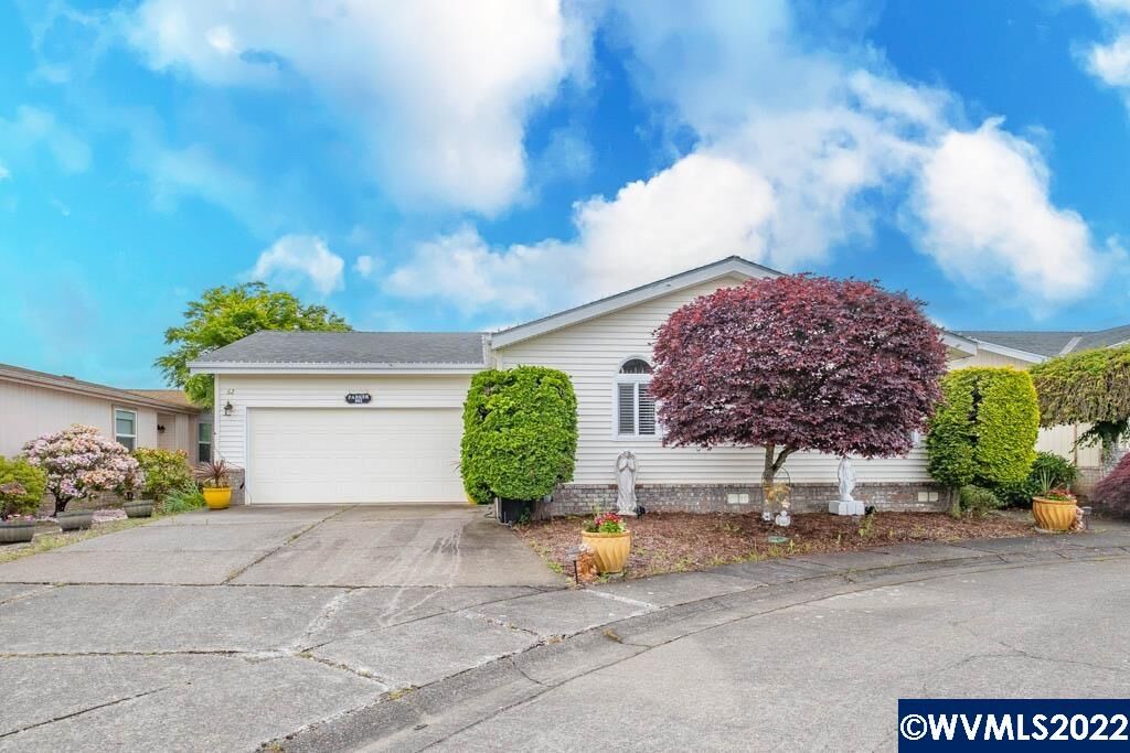 Property Photo: 2120 Robins (#62) Ln SE OR 97306