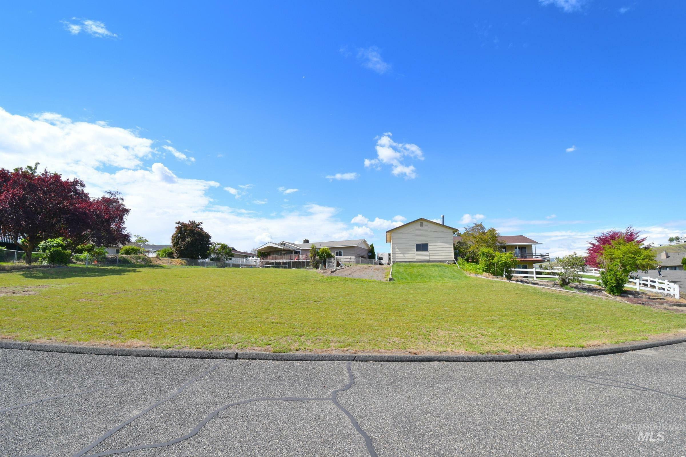 Property Photo:  0 Swallows Nest Loop  WA 99403 