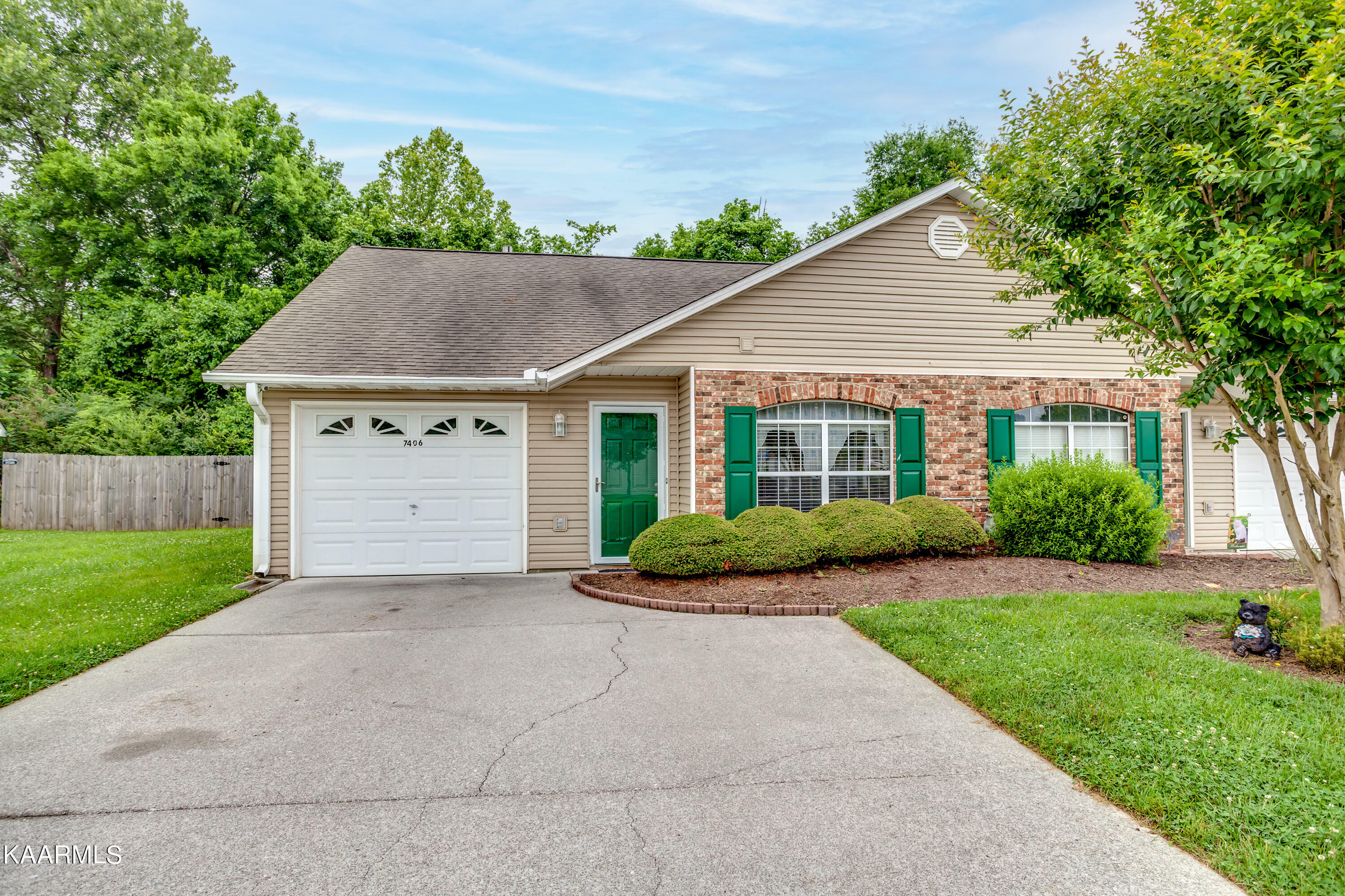 Property Photo: 7406 Creek Song Court TN 37920