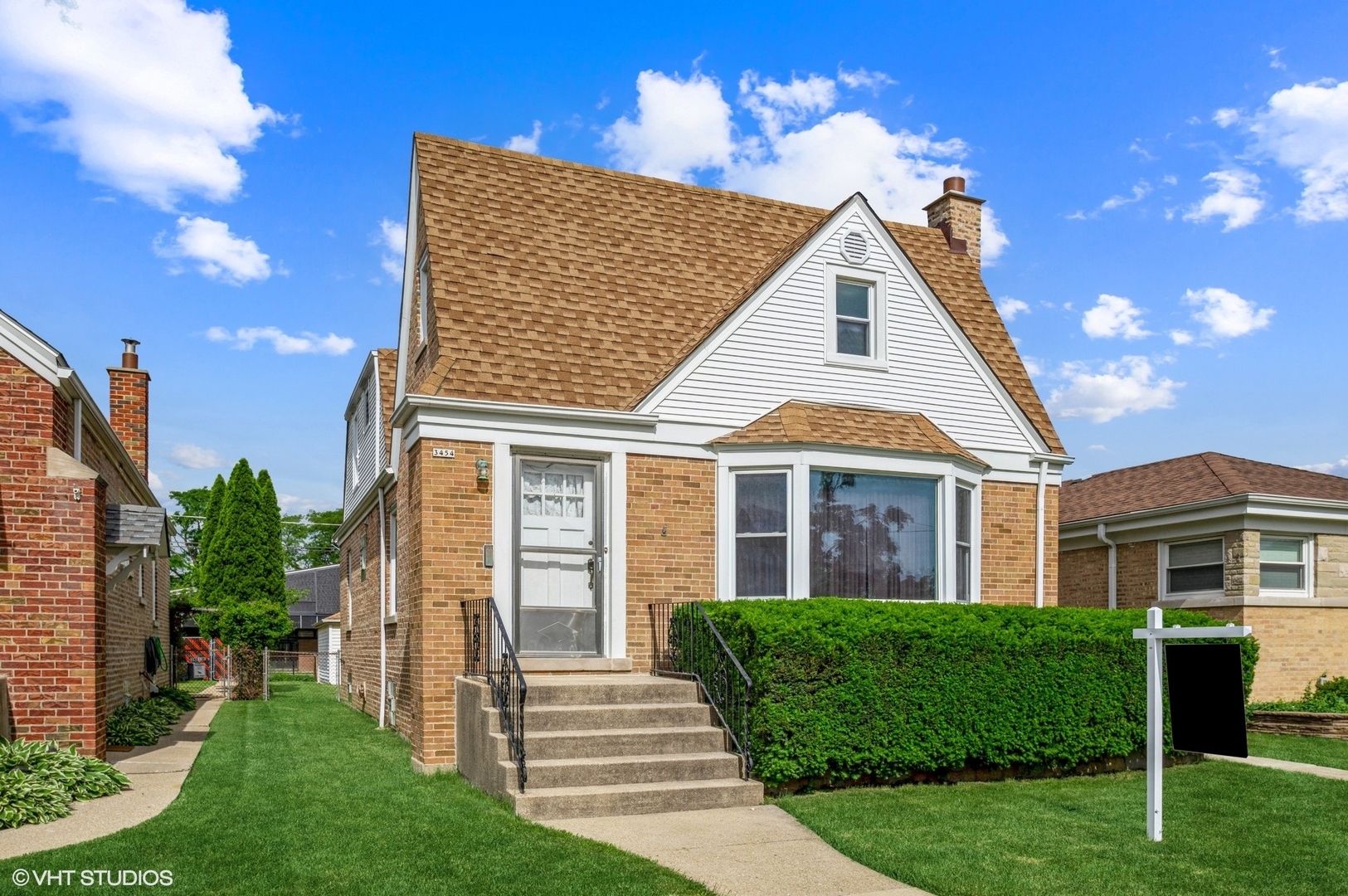 Property Photo:  3454 N New England Avenue  IL 60634 