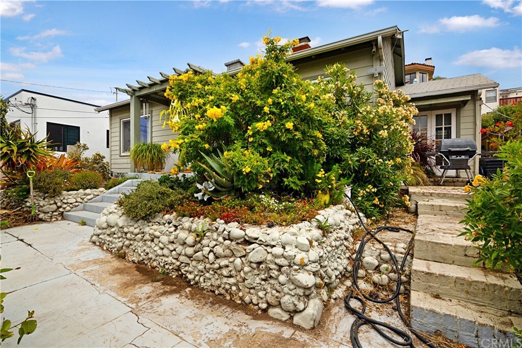Property Photo: 1782 Titus Street CA 92110